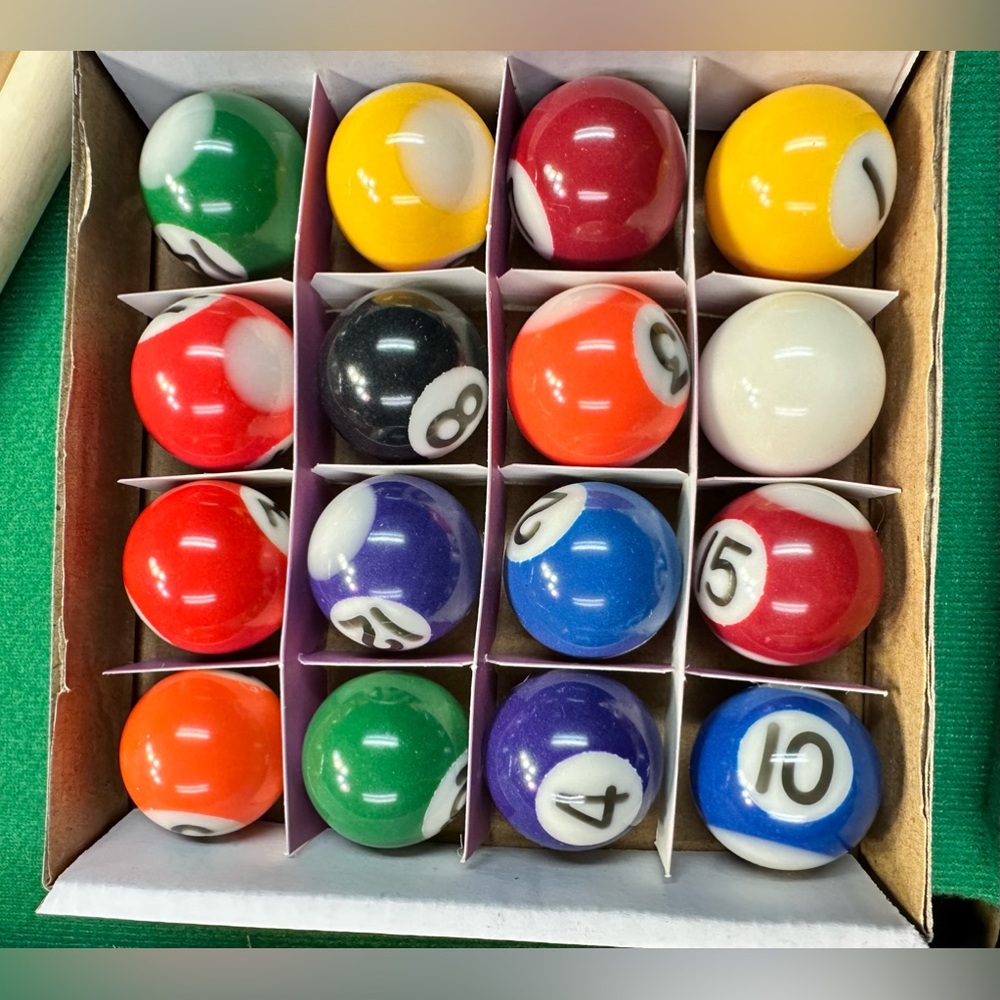 Table top pool table - Picture 2 of 10
